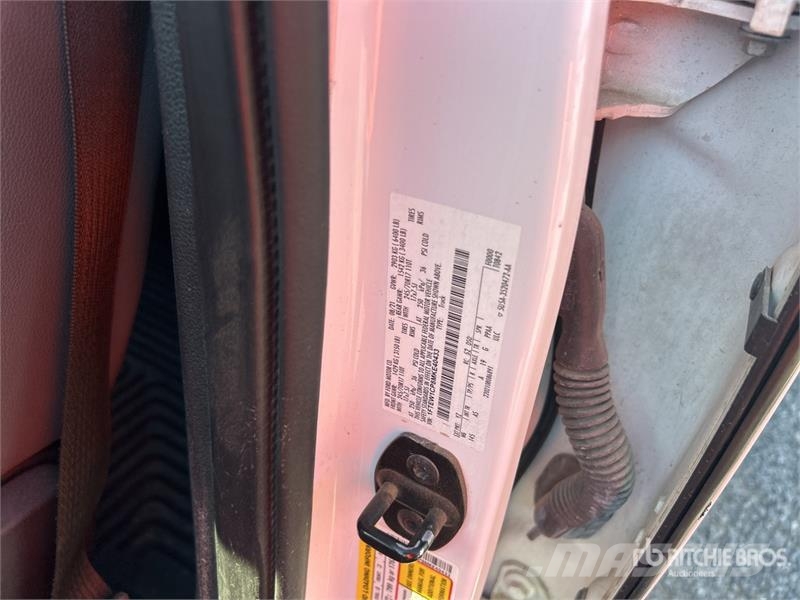 Ford F-150 XL 4x2 Crew Cab Pickup Ostalo