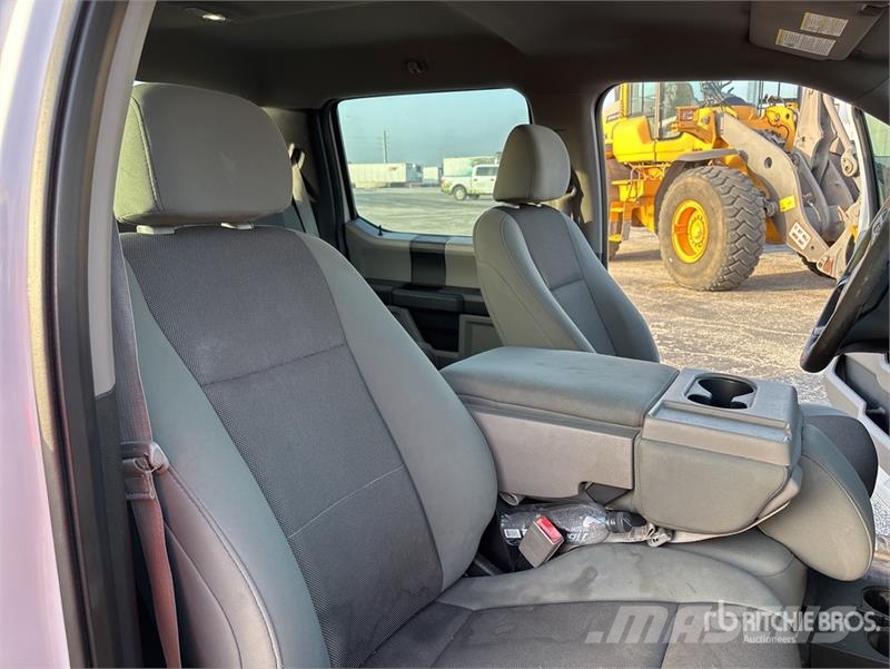 Ford F-150 XL 4x2 Crew Cab Pickup Інше