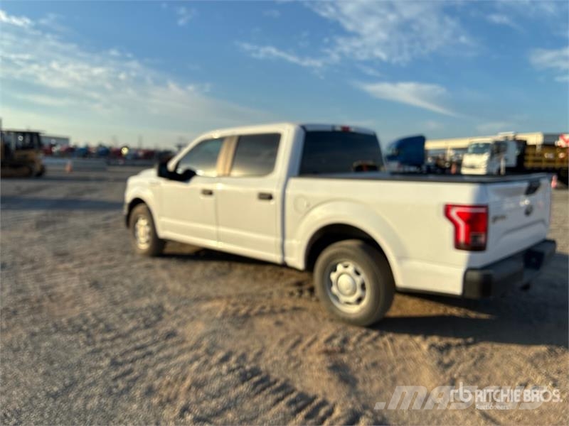 Ford F-150 XL 4x2 Crew Cab Pickup Muut autot