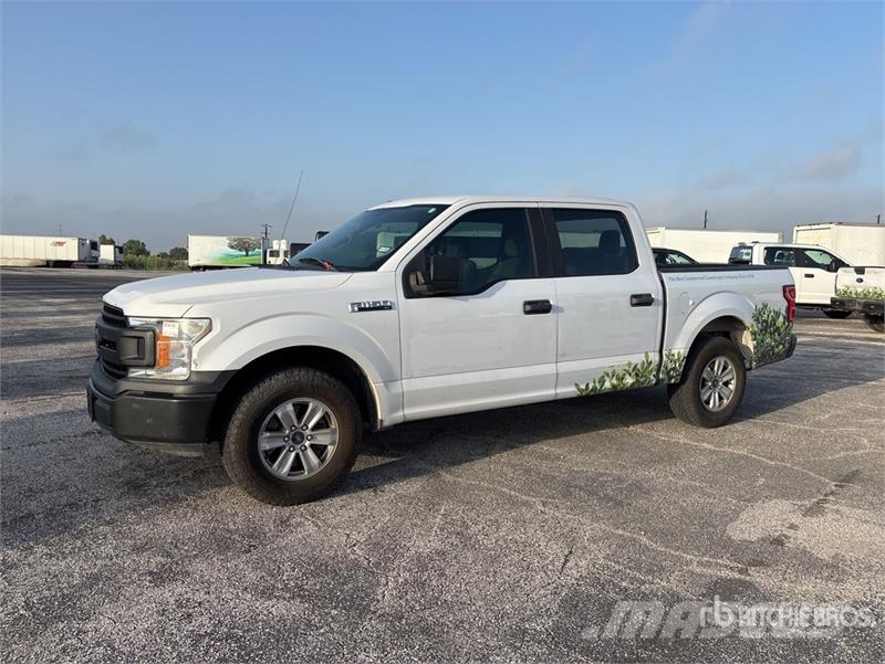 Ford F-150 XL 4x2 Crew Cab Pickup Інше