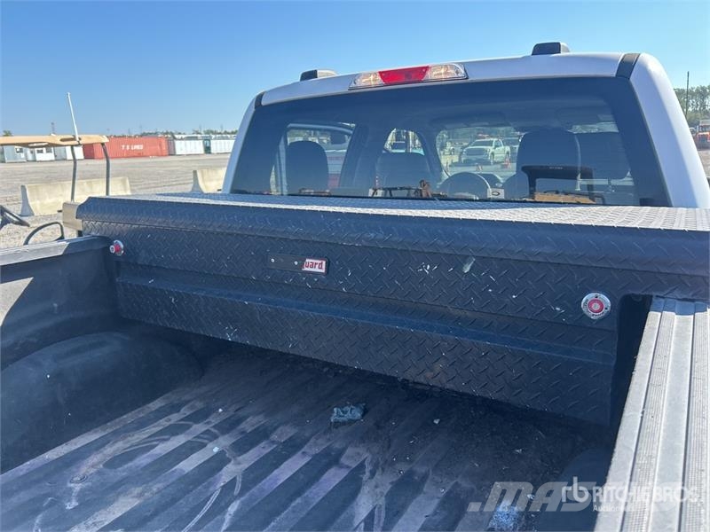 Ford F-150 XL 4x2 Crew Cab Pickup Ostalo