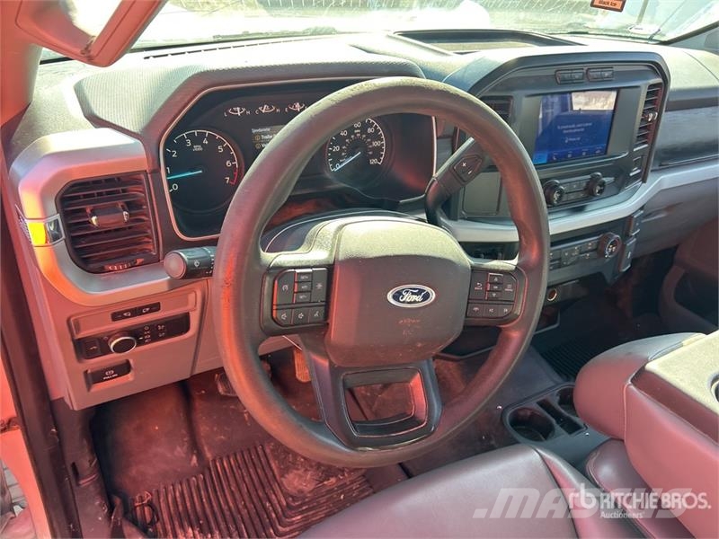 Ford F-150 XL 4x2 Crew Cab Pickup Ostalo