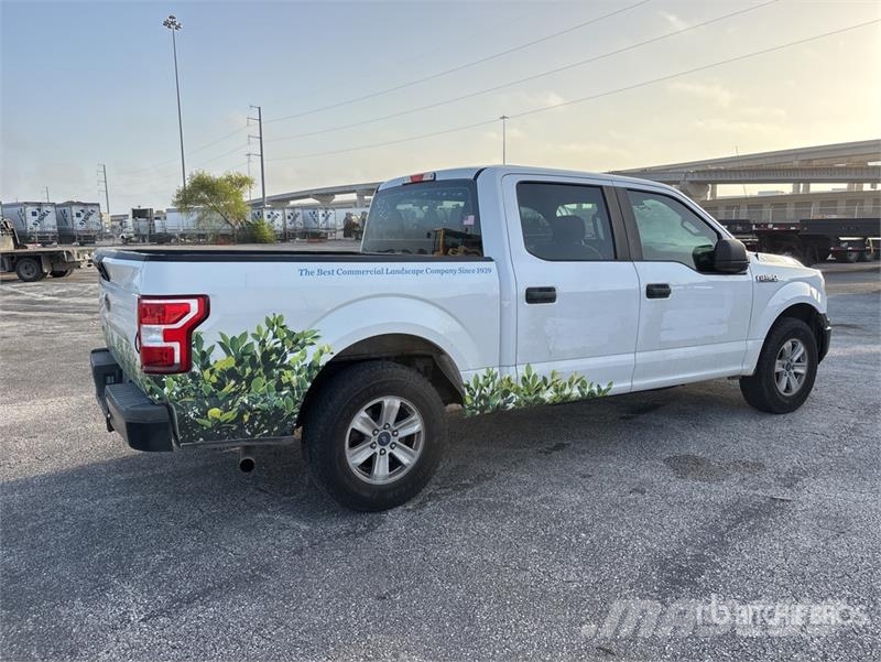Ford F-150 XL 4x2 Crew Cab Pickup Інше