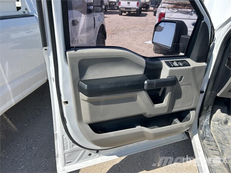 Ford F-150 XL 4x2 Crew Cab Pickup Other