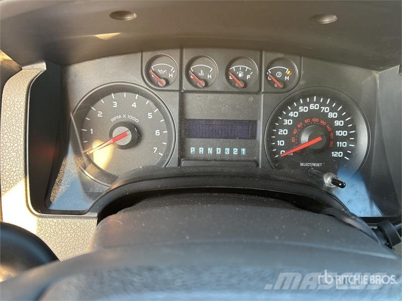 Ford F-150 XL 4x2 Crew Cab Pickup Ostalo