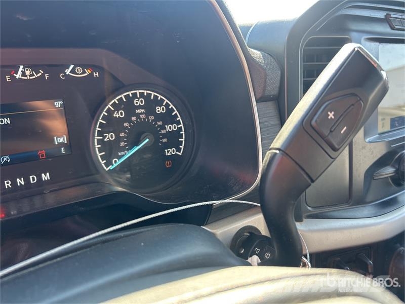 Ford F-150 XL 4x2 Crew Cab Pickup Ostalo
