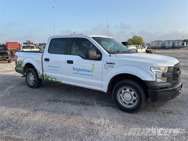 Ford F-150 XL 4x2 Crew Cab Pickup Otros
