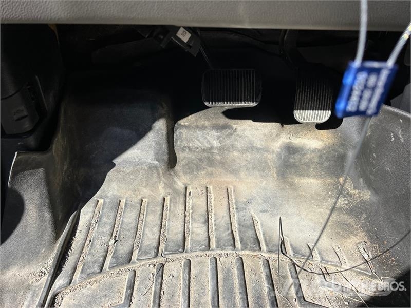 Ford F-150 XL 4x2 Crew Cab Pickup Inne