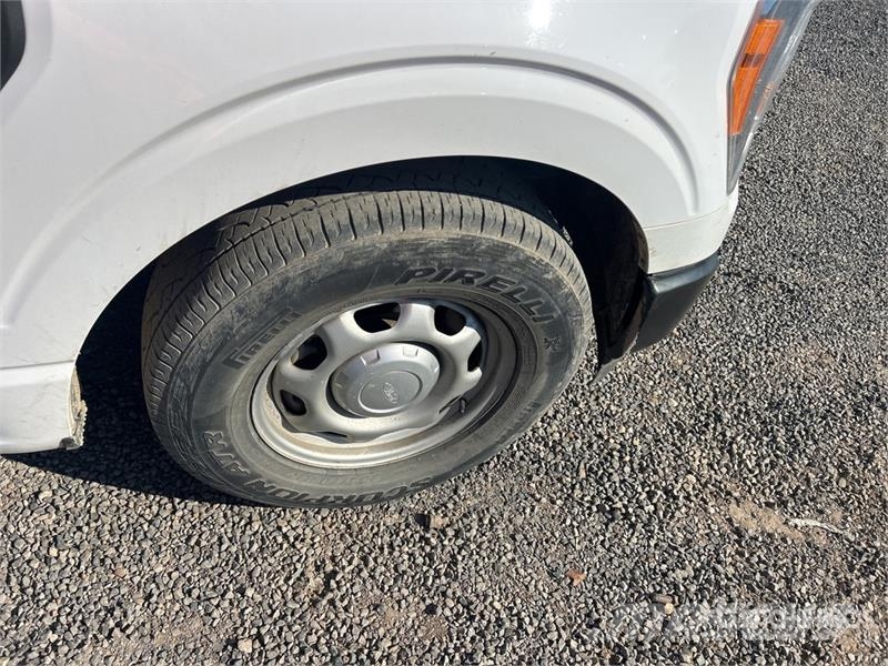 Ford F-150 XL 4x2 Crew Cab Pickup Ostalo