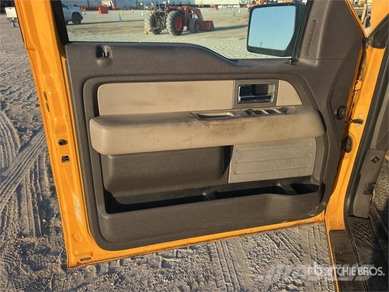 Ford F-150 XL 4x2 Crew Cab Pickup Ostalo