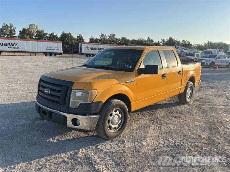 Ford F-150 XL 4x2 Crew Cab Pickup Ostalo