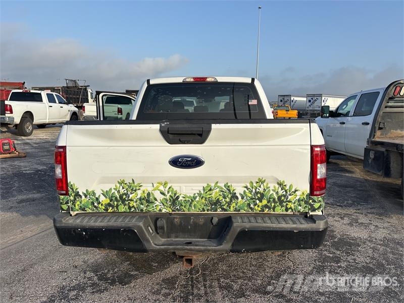 Ford F-150 XL 4x2 Crew Cab Pickup Інше