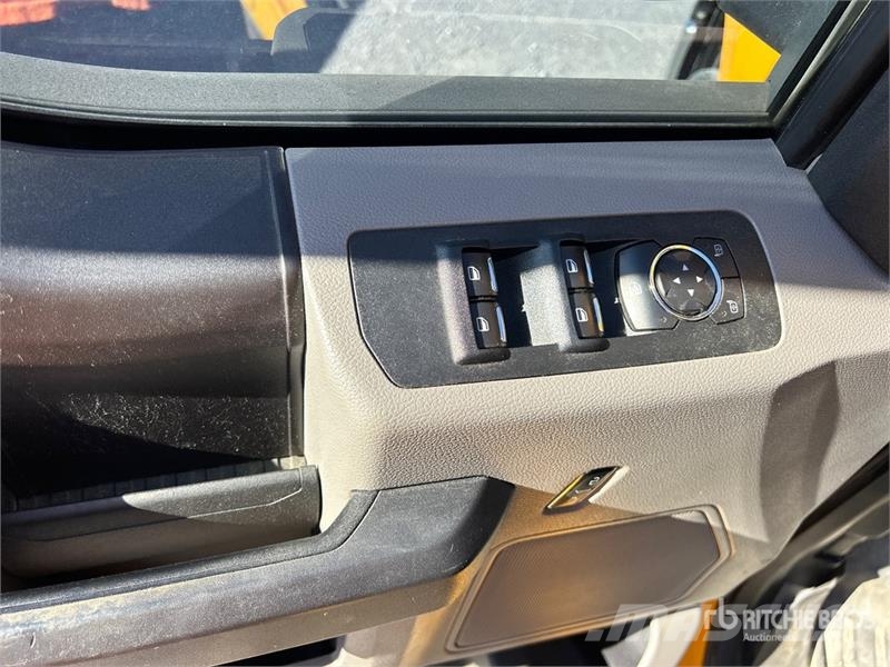 Ford F-150 XL 4x2 Crew Cab Pickup Inne