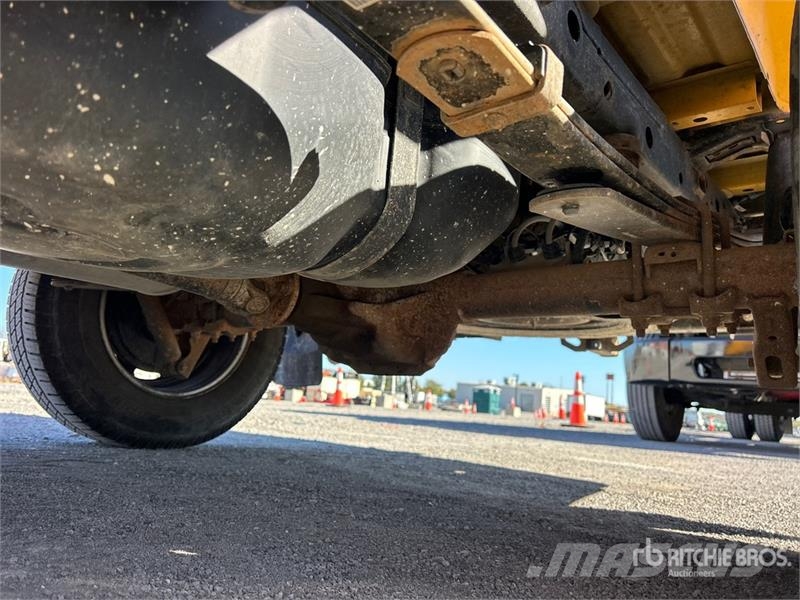 Ford F-150 XL 4x2 Crew Cab Pickup Inne