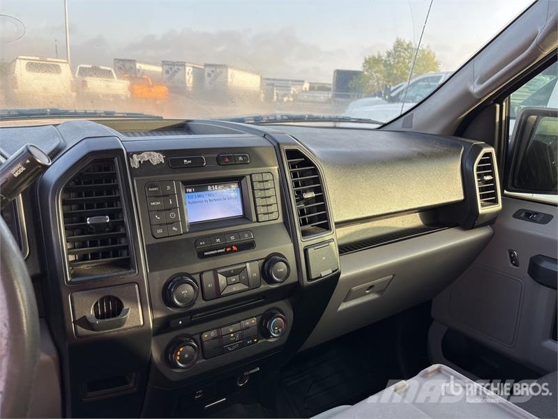 Ford F-150 XL 4x2 Crew Cab Pickup Інше