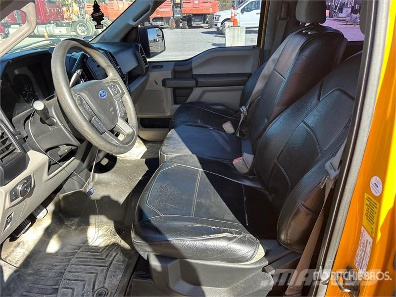 Ford F-150 XL 4x2 Crew Cab Pickup Inne