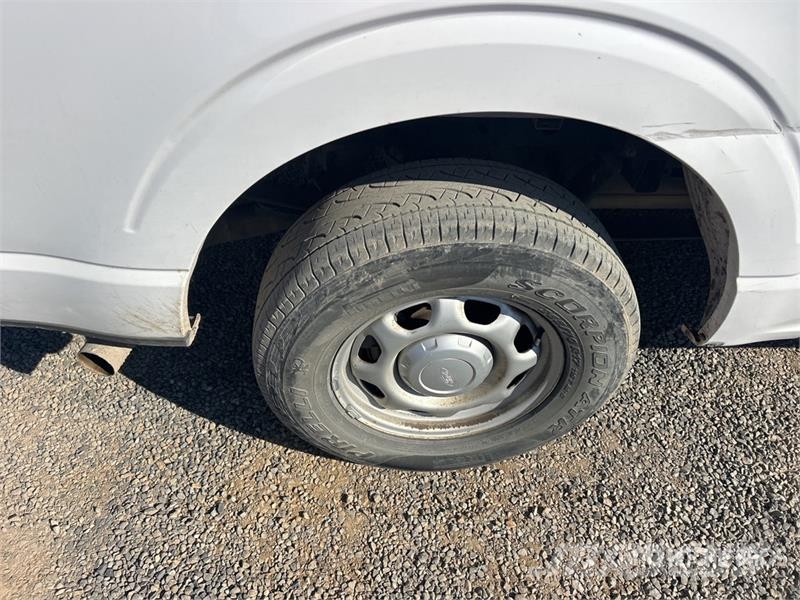 Ford F-150 XL 4x2 Crew Cab Pickup Ostalo