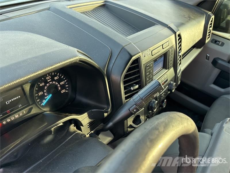 Ford F-150 XL 4x2 Crew Cab Pickup Інше