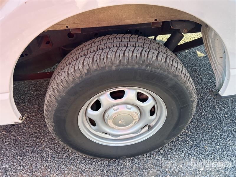 Ford F-150 XL 4x2 Crew Cab Pickup Ostalo