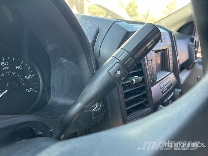 Ford F-150 XL 4x2 Crew Cab Pickup Other