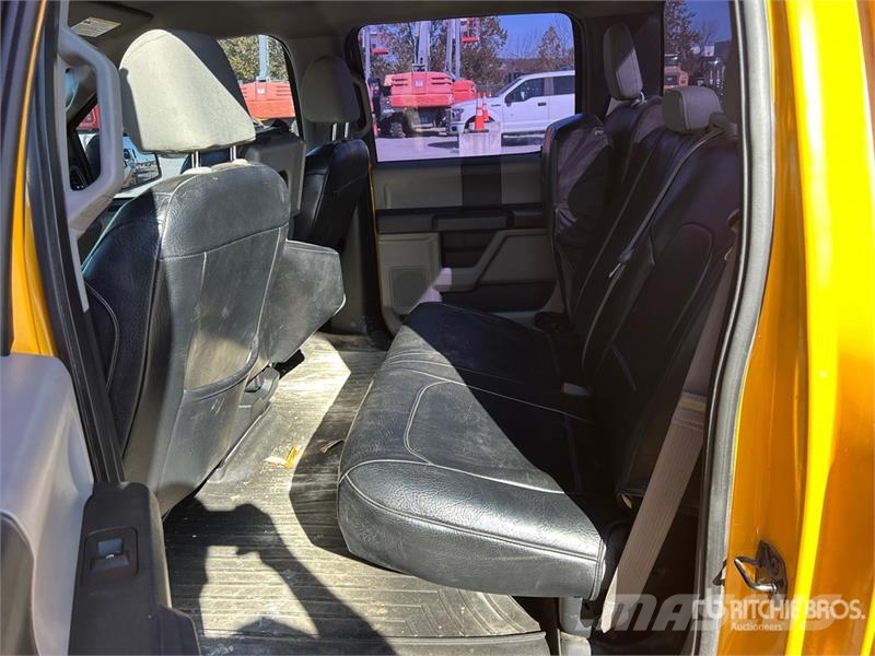 Ford F-150 XL 4x2 Crew Cab Pickup Inne
