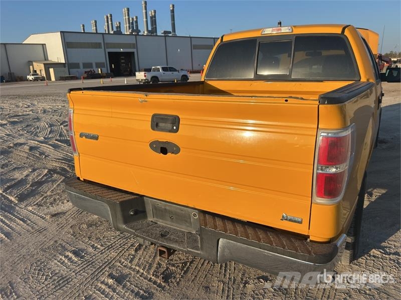 Ford F-150 XL 4x2 Crew Cab Pickup Ostalo