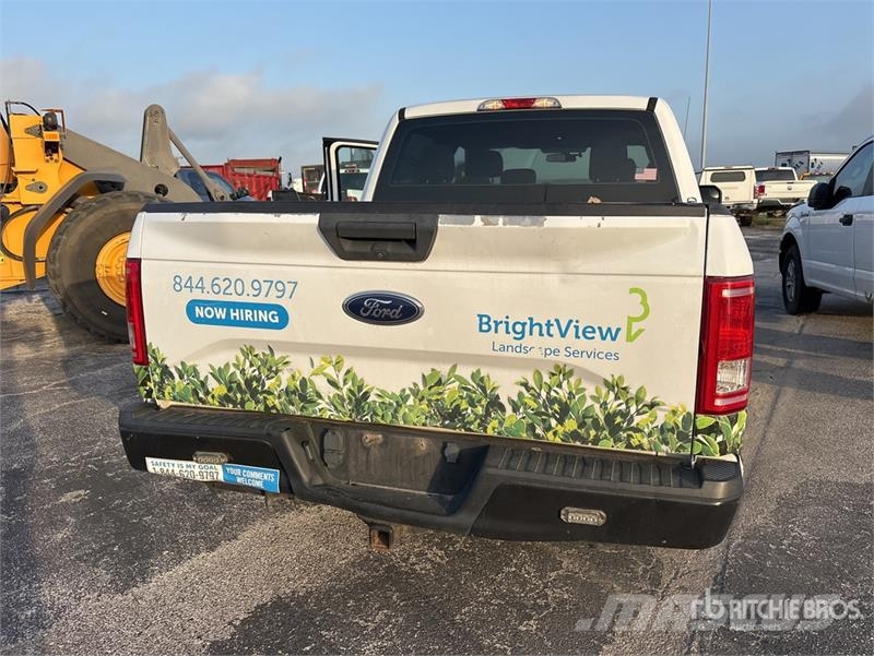 Ford F-150 XL 4x2 Crew Cab Pickup Otros