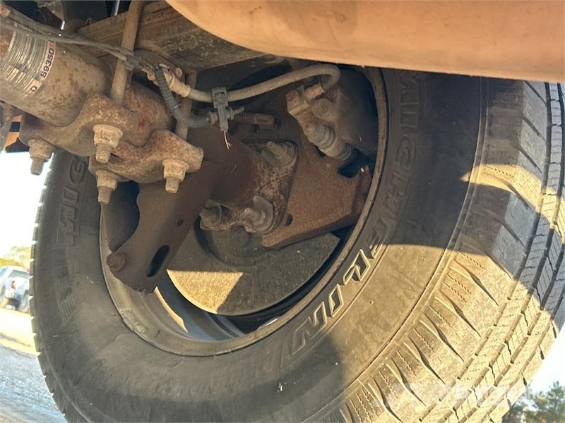 Ford F-150 XL 4x2 Crew Cab Pickup Ostalo