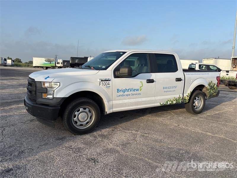 Ford F-150 XL 4x2 Crew Cab Pickup Otros