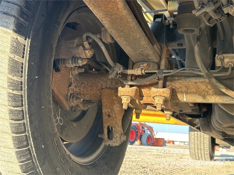 Ford F-150 XL 4x2 Crew Cab Pickup Ostalo