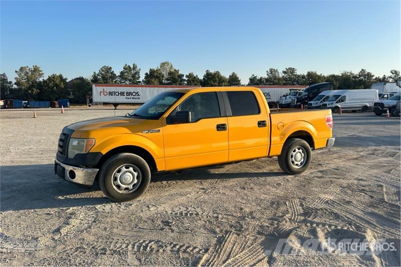 Ford F-150 XL 4x2 Crew Cab Pickup Ostalo