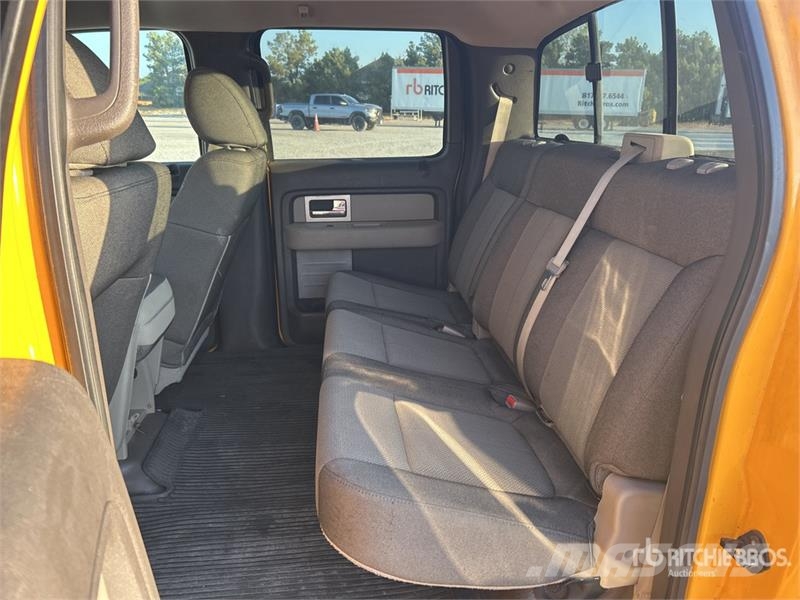 Ford F-150 XL 4x2 Crew Cab Pickup Ostalo