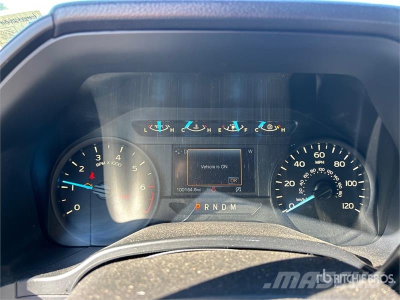 Ford F-150 XL 4x2 Crew Cab Pickup Inne