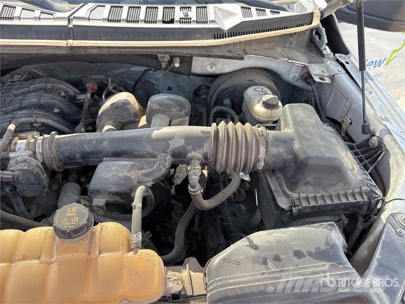 Ford F-150 XL 4x2 Crew Cab Pickup Furgoni altro