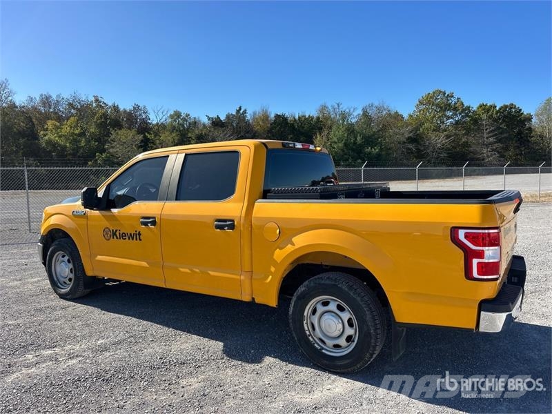 Ford F-150 XL 4x2 Crew Cab Pickup Inne