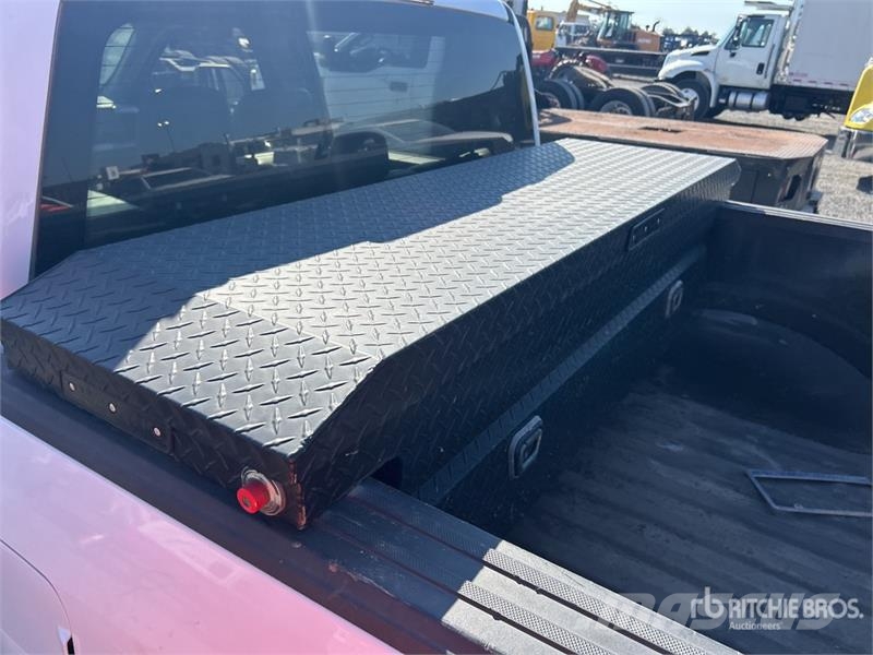 Ford F-150 XL 4x2 Crew Cab Pickup Ostalo