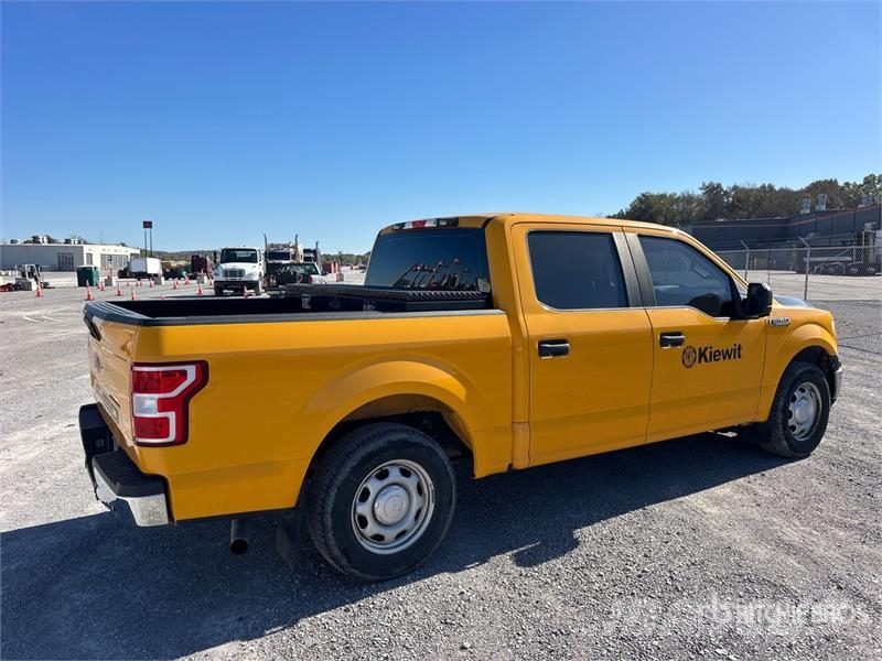 Ford F-150 XL 4x2 Crew Cab Pickup Inne