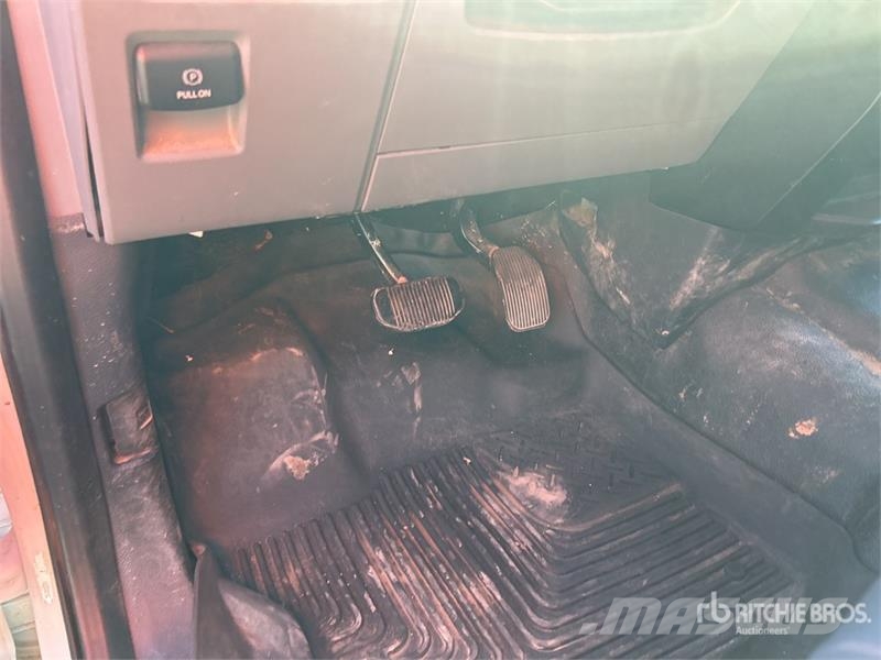 Ford F-150 XL 4x2 Crew Cab Pickup Ostalo