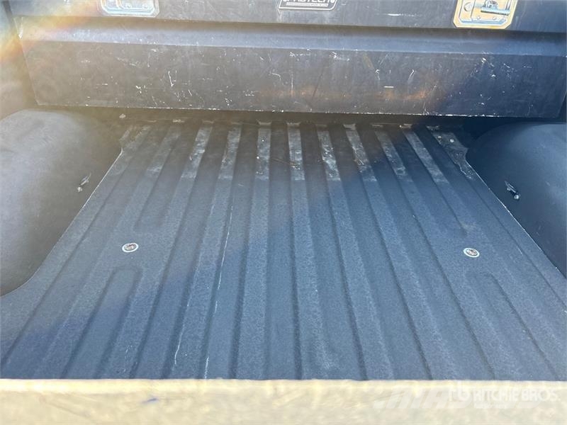 Ford F-150 XL 4x2 Crew Cab Pickup 其他
