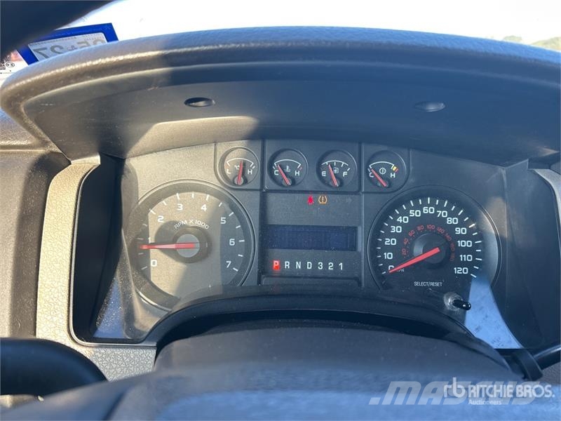 Ford F-150 XL 4x2 Crew Cab Pickup Ostalo