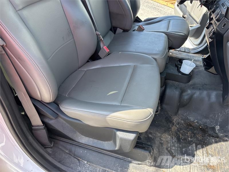 Ford F-150 XL 4x2 Crew Cab Pickup Furgoni altro