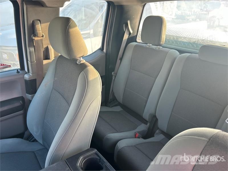 Ford F-150 XL 4x2 Extended Cab Pickup Други