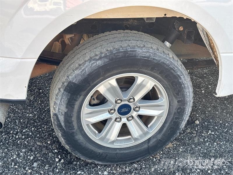 Ford F-150 XL 4x2 Extended Cab Pickup Furgoni altro