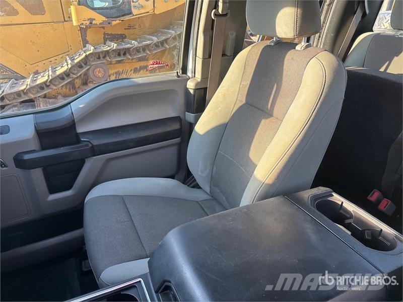 Ford F-150 XL 4x2 Extended Cab Pickup Други