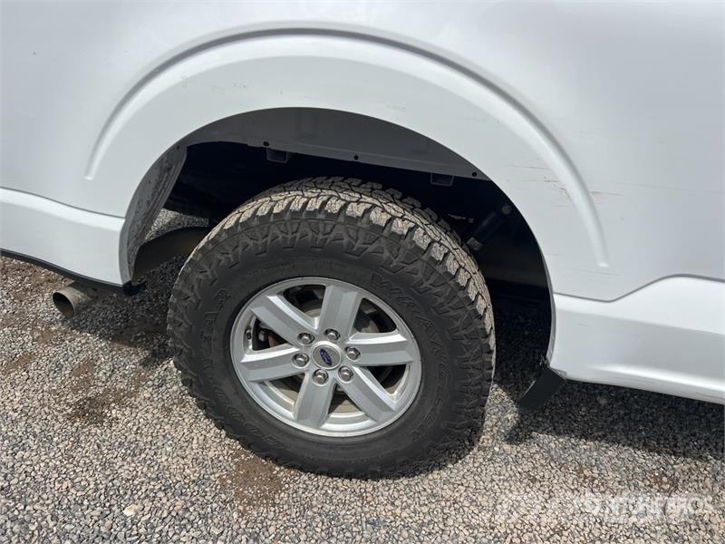 Ford F-150 XL 4x2 Extended Cab Pickup 其他