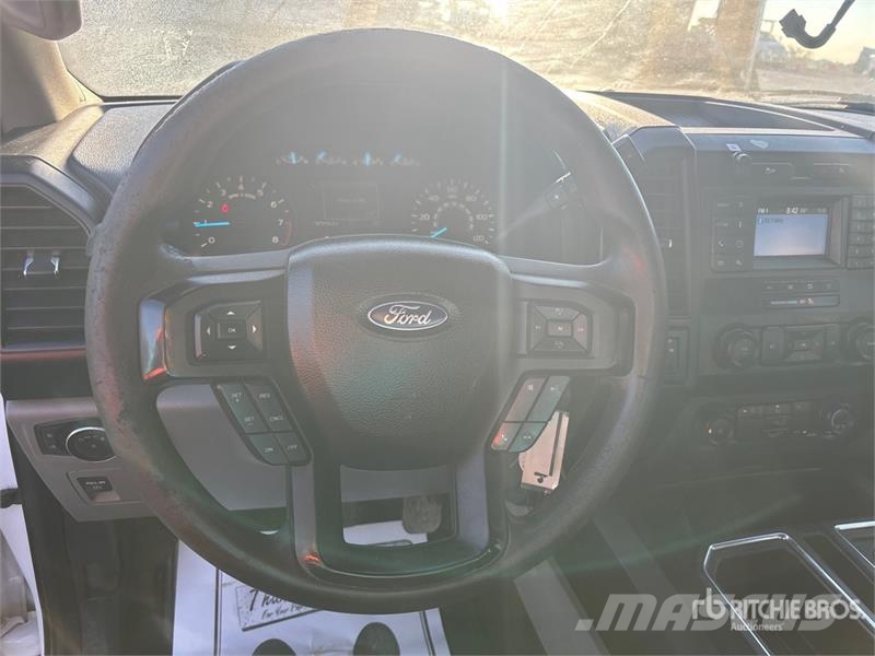 Ford F-150 XL 4x2 Extended Cab Pickup Други
