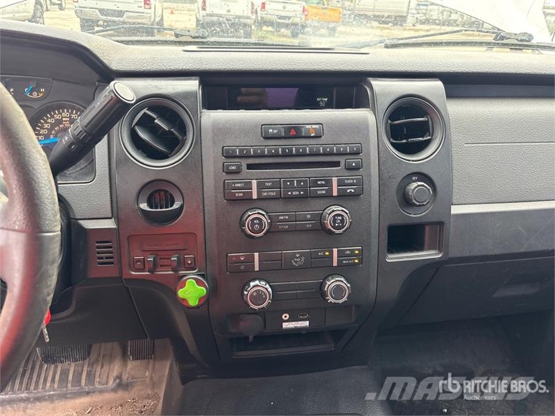 Ford F-150 XL 4x2 Extended Cab Pickup Egyéb