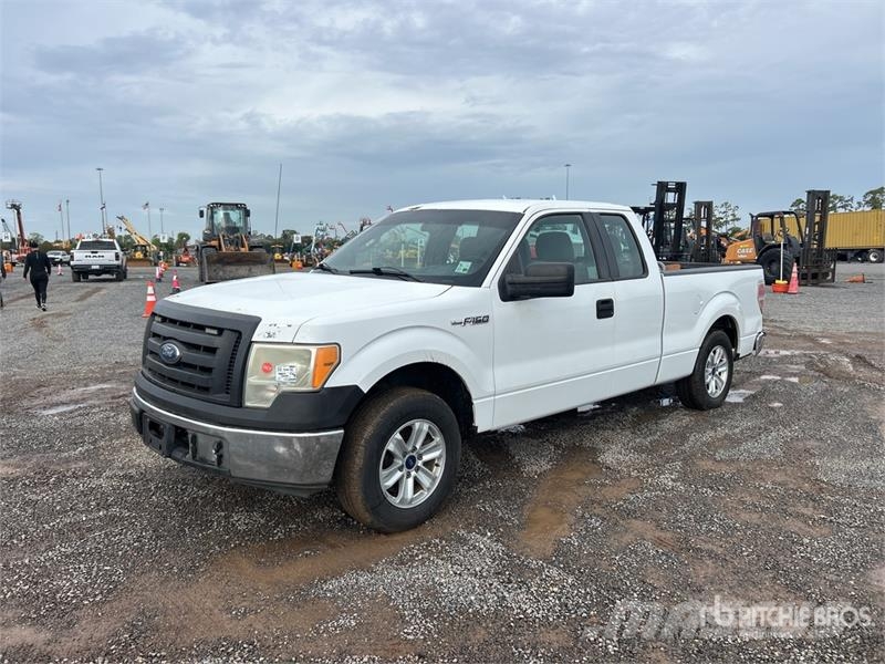 Ford F-150 XL 4x2 Extended Cab Pickup Ostalo