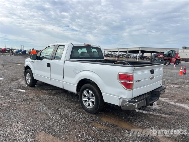 Ford F-150 XL 4x2 Extended Cab Pickup Ostalo