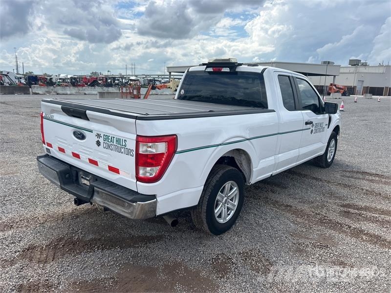 Ford F-150 XL 4x2 Extended Cab Pickup Autre fourgon / utilitaire